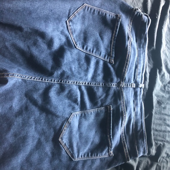 Fashion nova jeans! - Picture 2 of 2